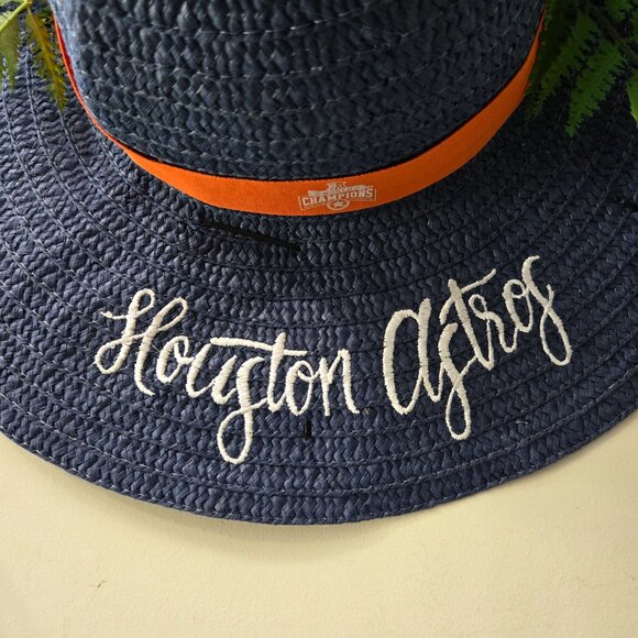 Hats Off to the Astros Wreath - Picture 5 of 5